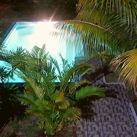 Aux Plaisirs De La Vie Chambre Chez L Habitant Flic-en-Flacq المظهر الخارجي الصورة